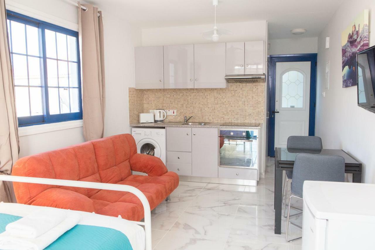 Must Stay - Evripidou Holiday Flats ラルナカ エクステリア 写真