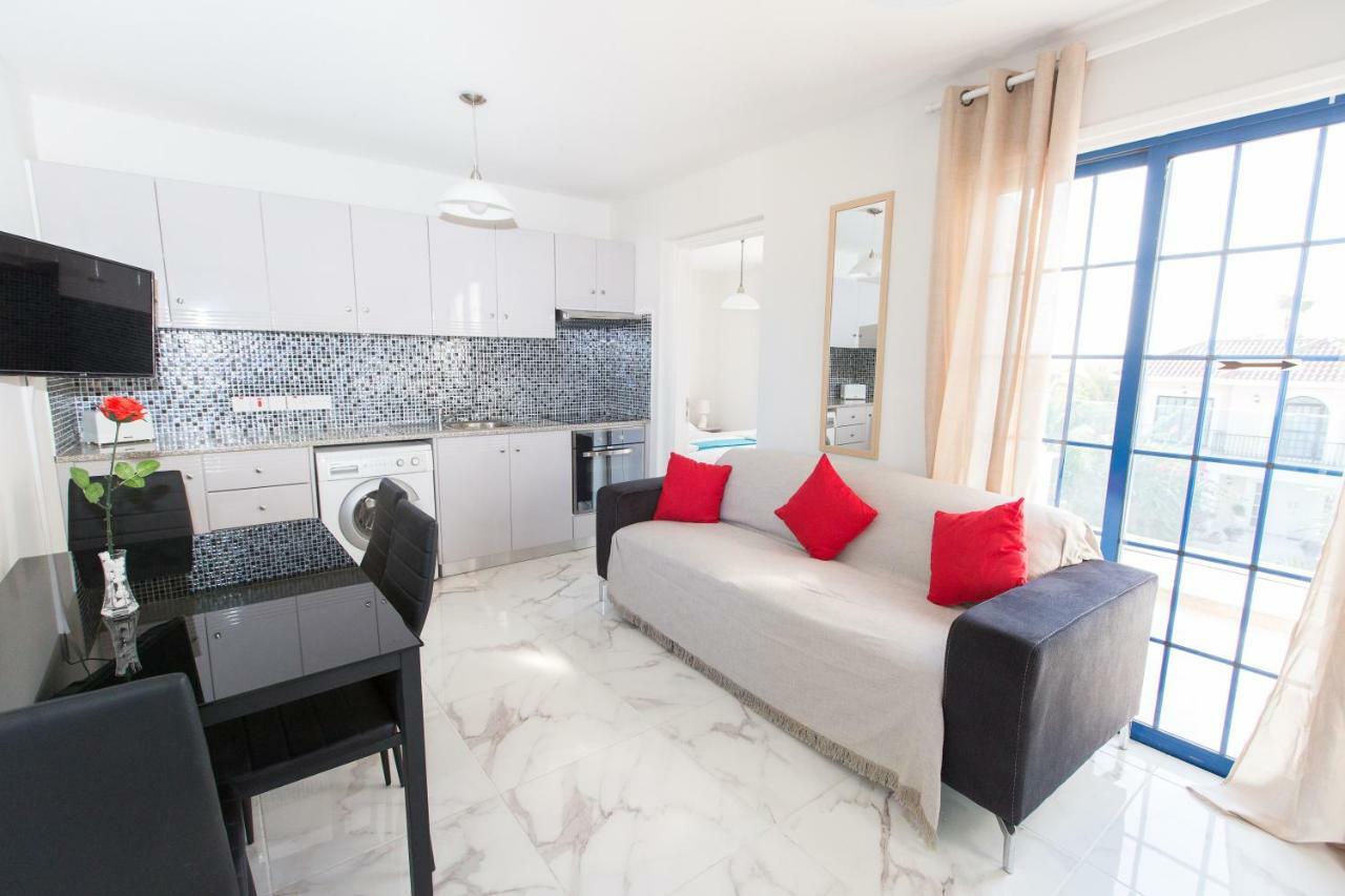 Must Stay - Evripidou Holiday Flats ラルナカ エクステリア 写真